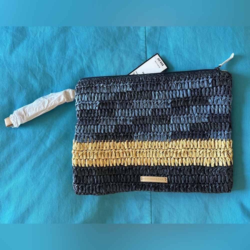 BCBGMAXAZRIA WALLET / NWT